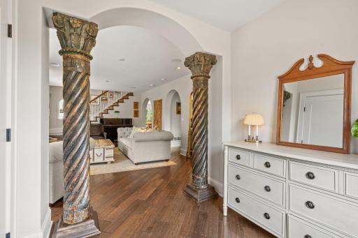 27-web-or-mls-219 Chicago Ave-27.jpg