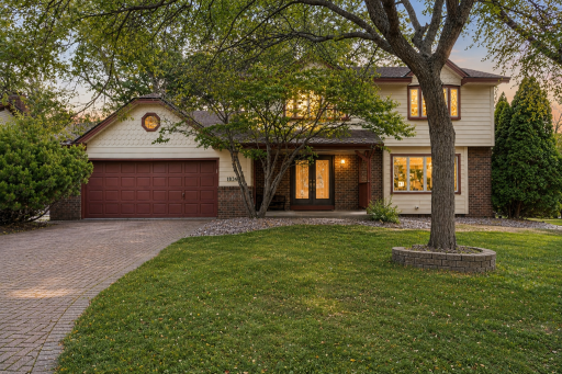 Photo for 1836 Prior Avenue N, Falcon Heights, MN 55113 - listing #7129636 Welcome to 1836 Prior Ave and executive two story in the prime location close to parks, shopping and highway access.