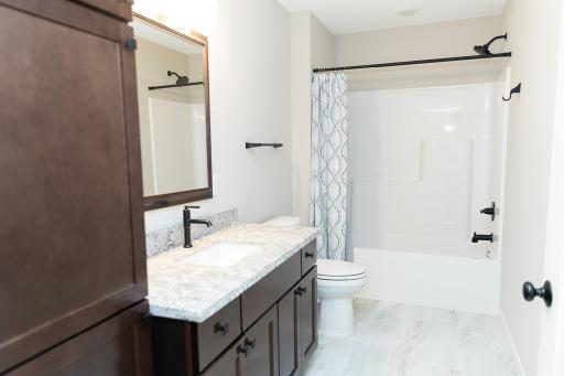 Gorgeous full bath