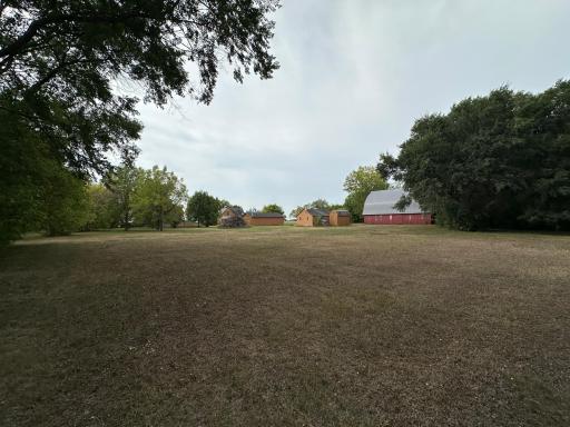 1372