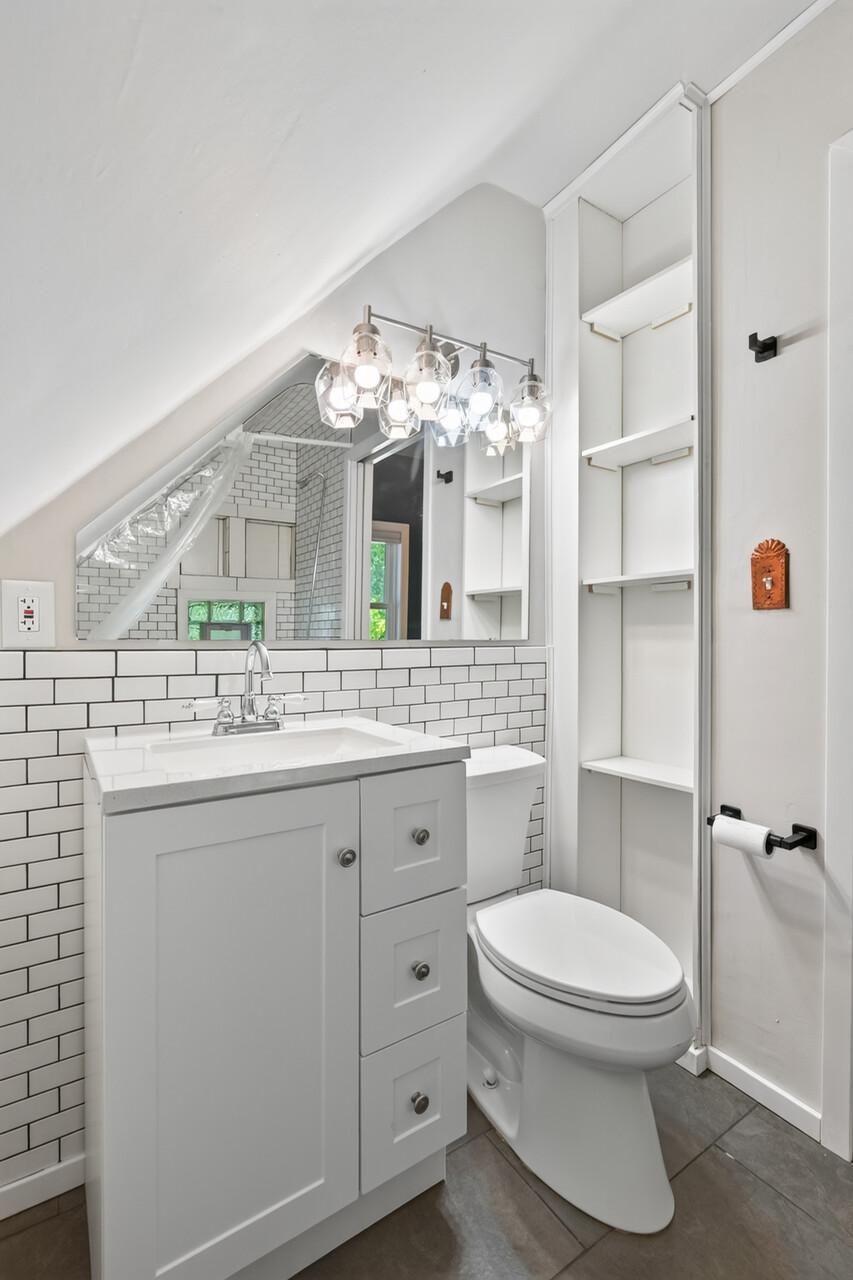 801 Armstrong Ave 34.jpg