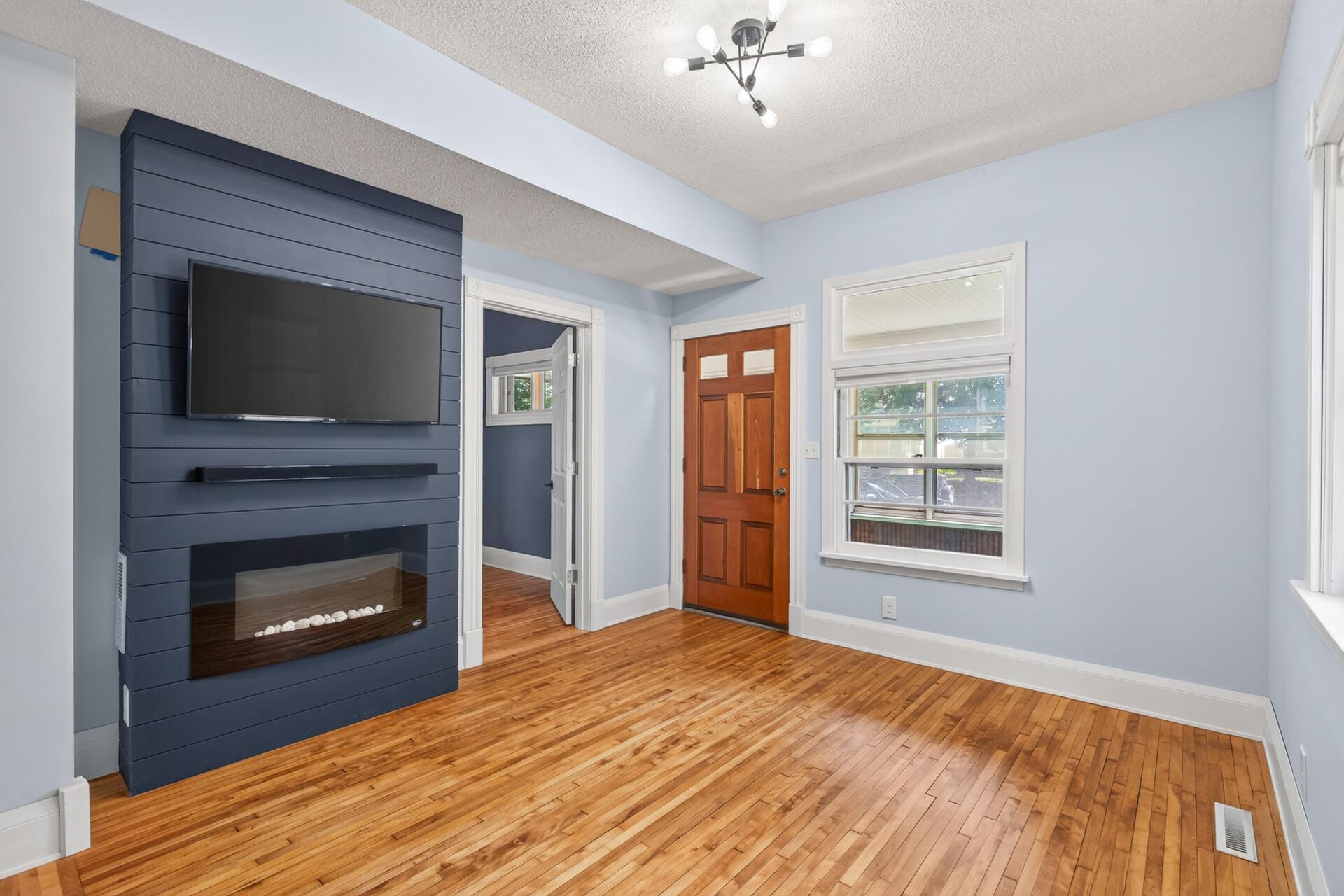 801 Armstrong Ave 10.jpg