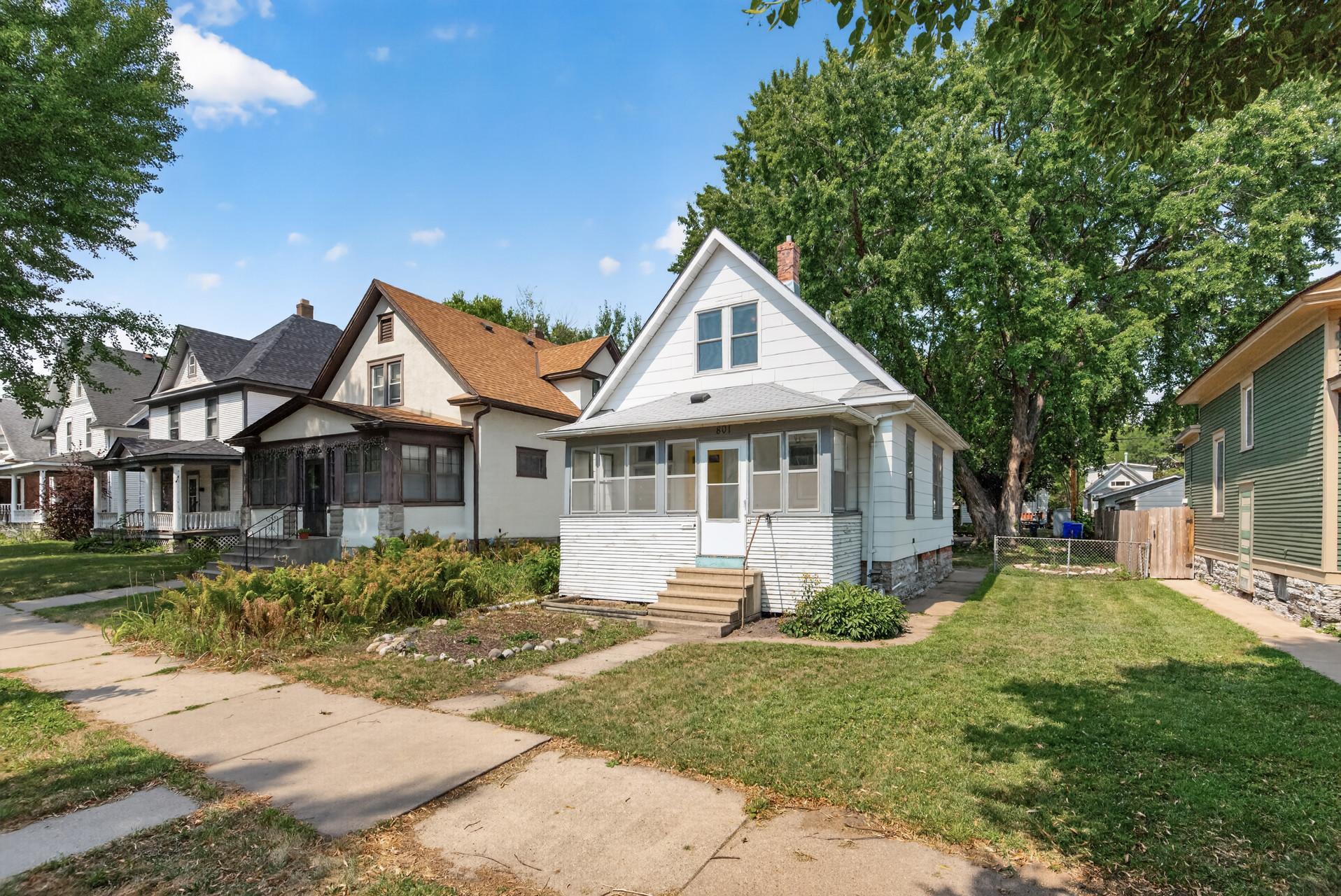 801 Armstrong Ave 1.jpg
