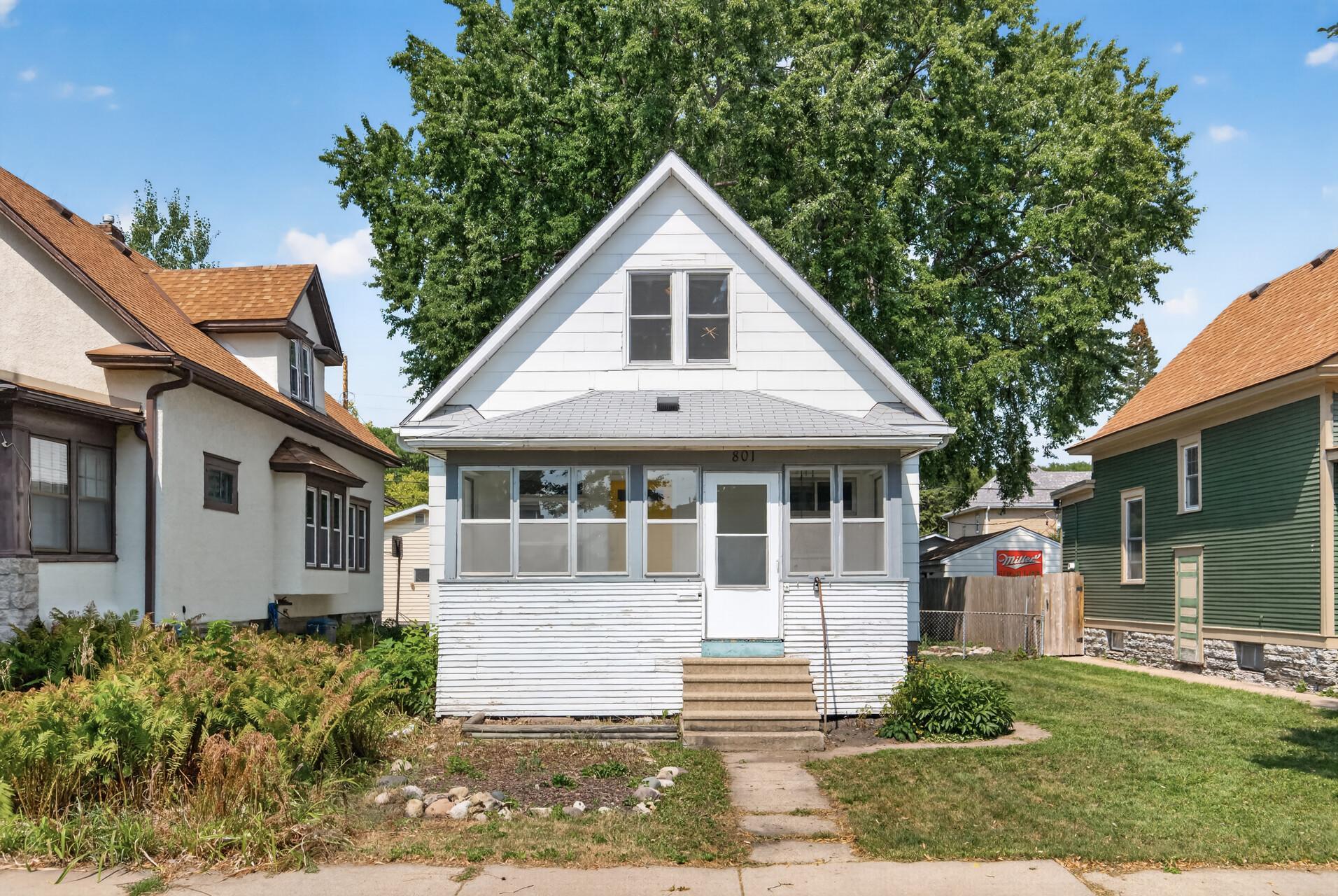 801 Armstrong Ave 3.jpg