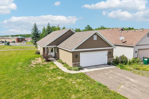 33-web-or-mls-Prairie Ln-S2206-033.jpg