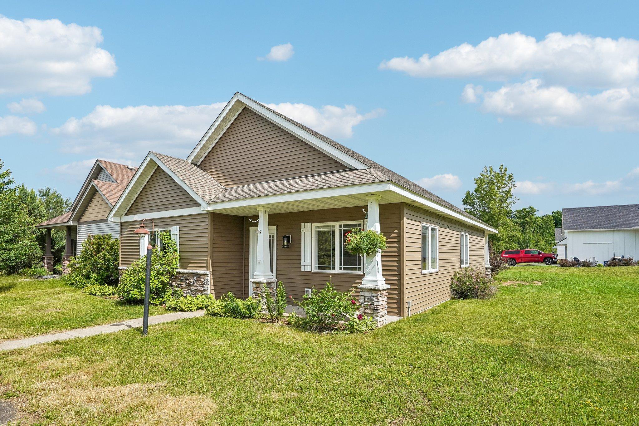 29-web-or-mls-Prairie Ln-S2206-029.jpg