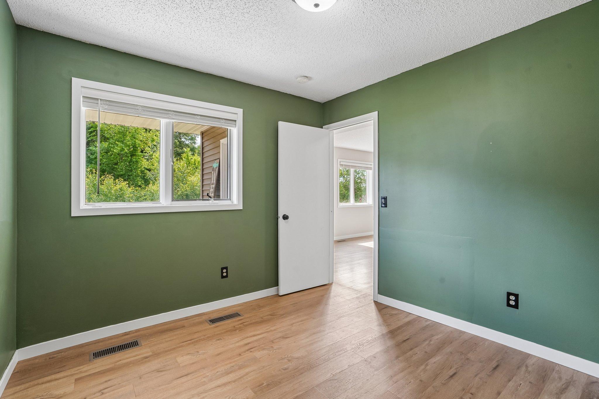 25-web-or-mls-Prairie Ln-S2206-025.jpg