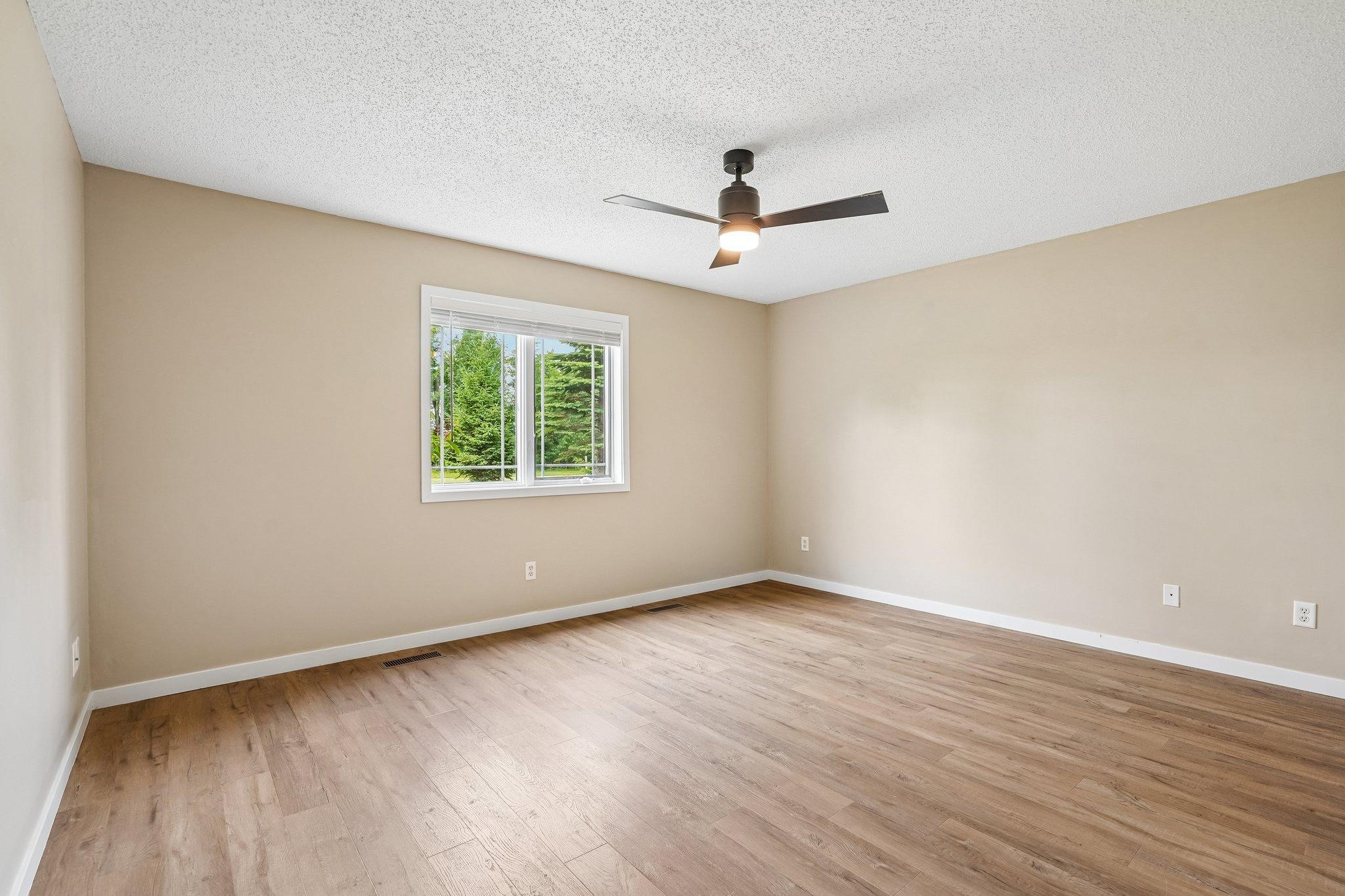 20-web-or-mls-Prairie Ln-S2206-020.jpg