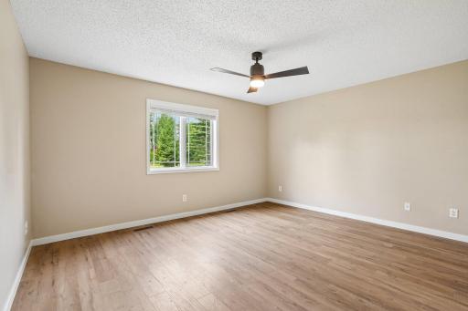 20-web-or-mls-Prairie Ln-S2206-020.jpg