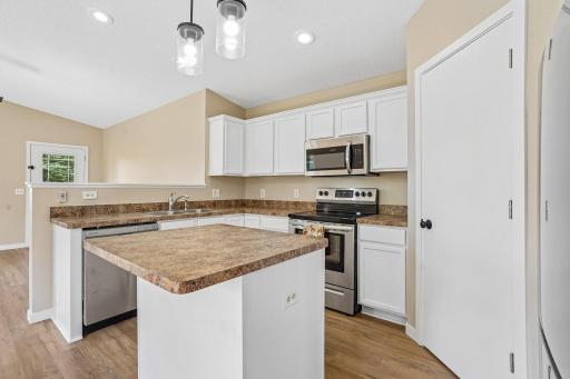 12-web-or-mls-Prairie Ln-S2206-012.jpg