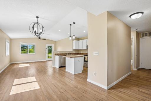 10-web-or-mls-Prairie Ln-S2206-010.jpg