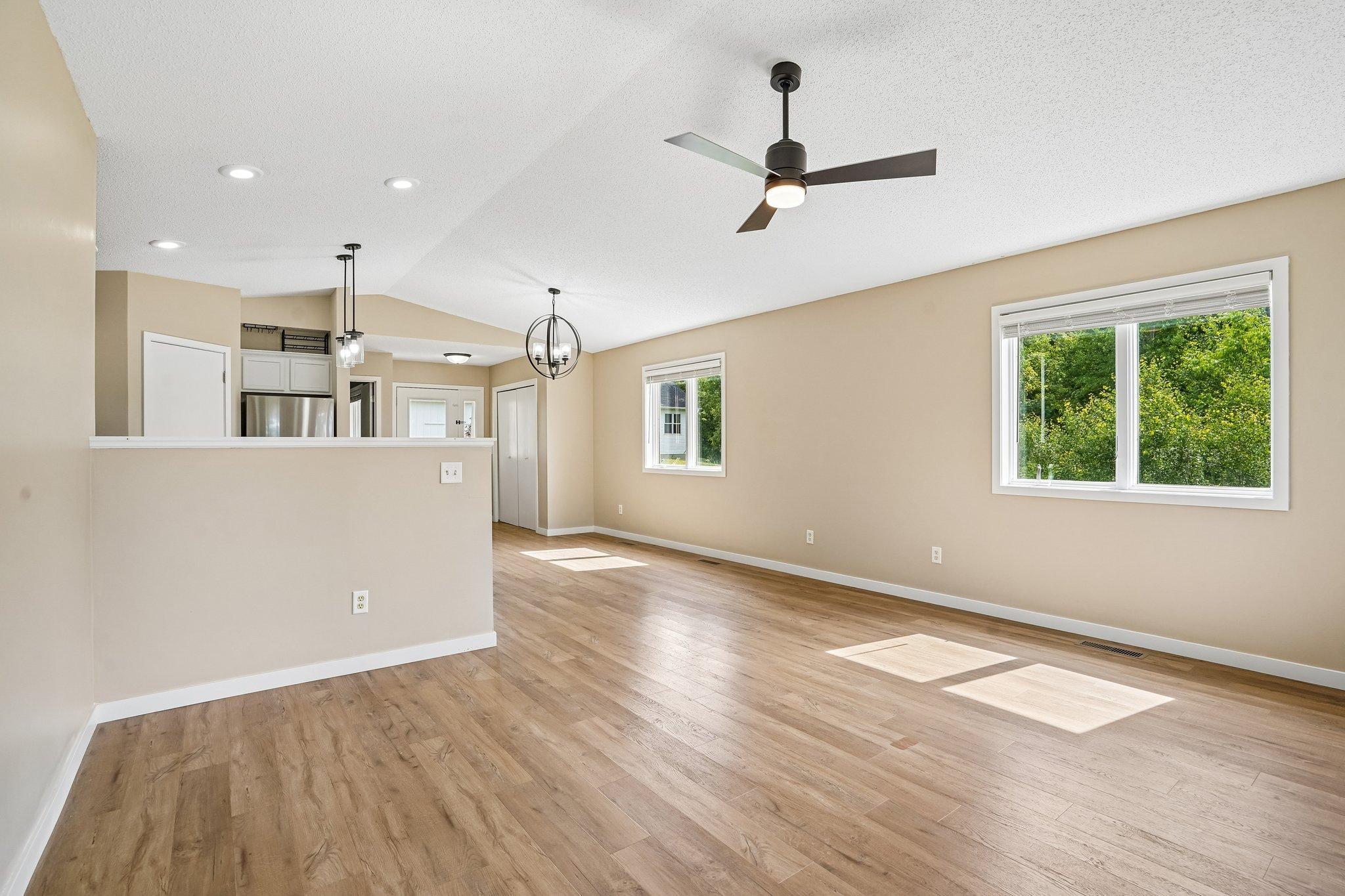 8-web-or-mls-Prairie Ln-S2206-008.jpg