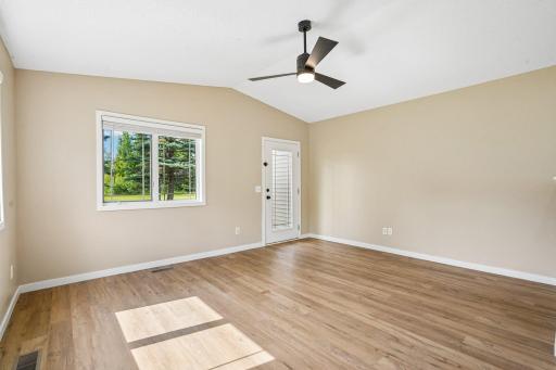 6-web-or-mls-Prairie Ln-S2206-006.jpg