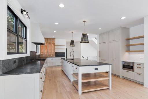 6029 Abbott Avenue S, Edina, MN 55410