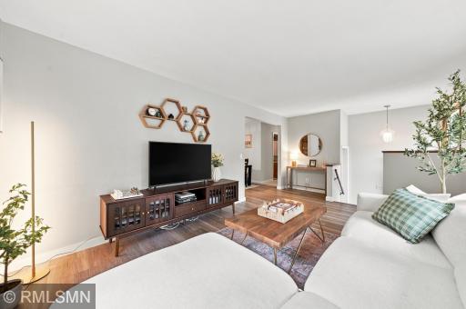 13240 Dahlgren Road, Minnetonka, MN 55305