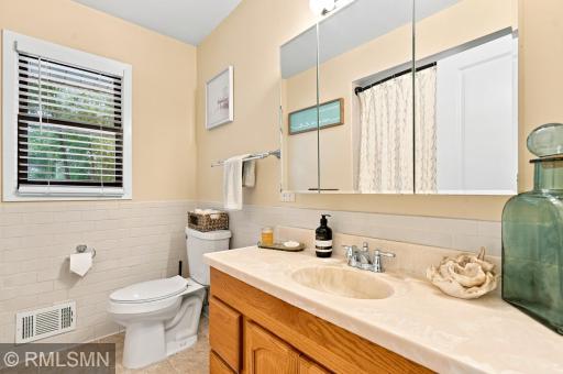 13240 Dahlgren Road, Minnetonka, MN 55305