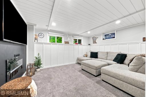 13240 Dahlgren Road, Minnetonka, MN 55305