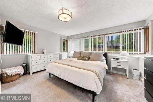 13240 Dahlgren Road, Minnetonka, MN 55305