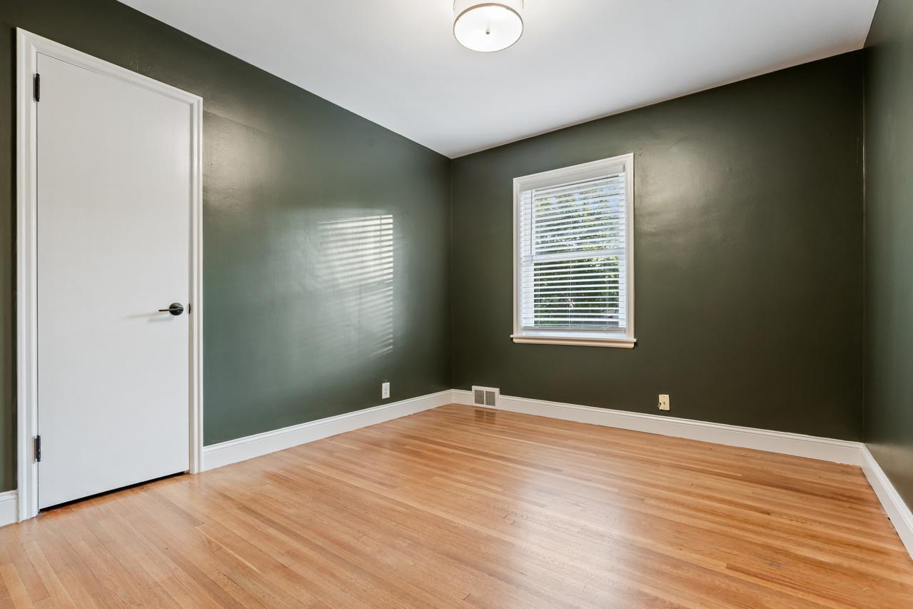 Main level third bedroom