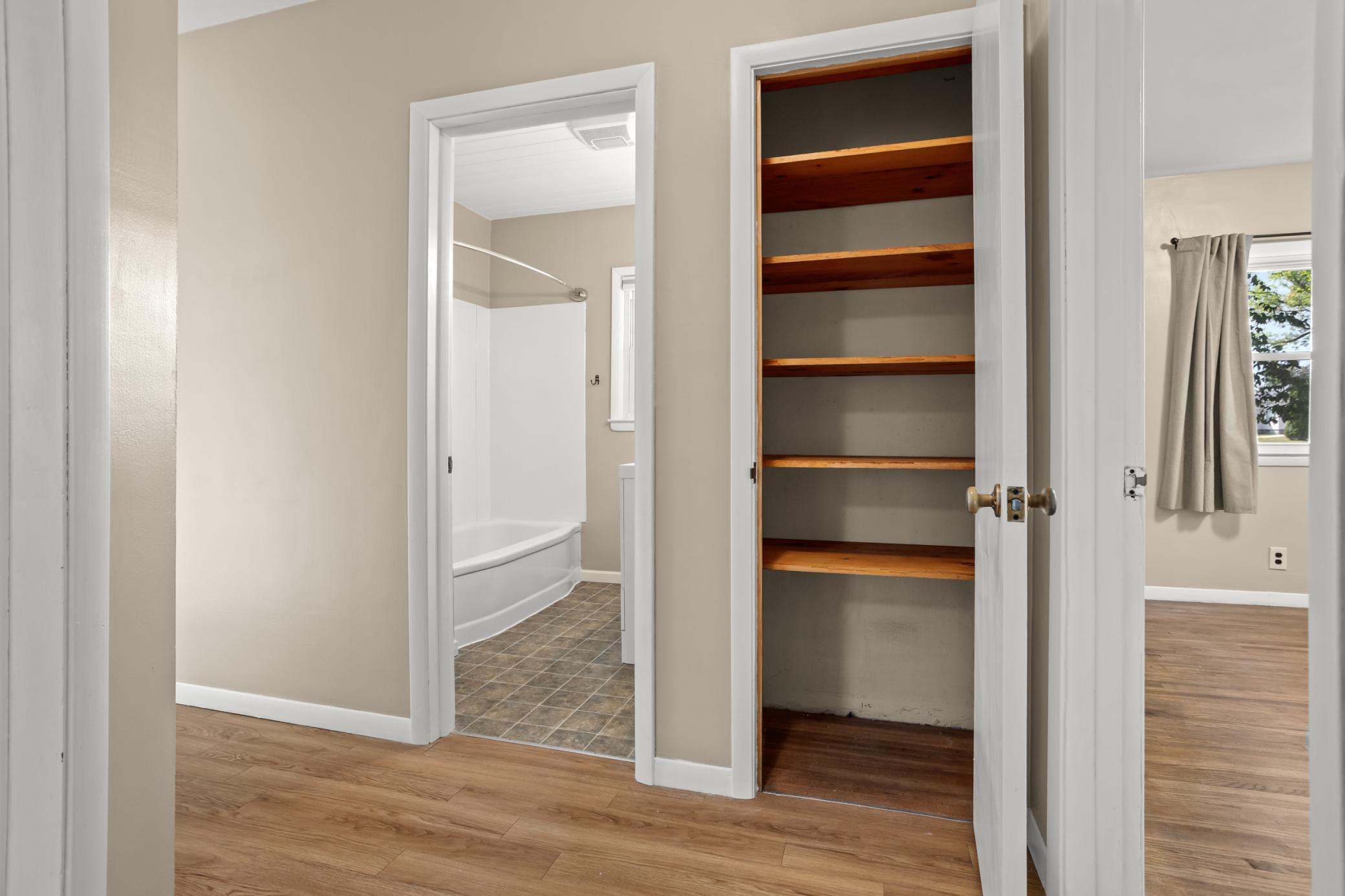 Full bath, linen closet