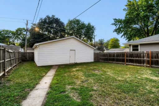 Surprise!!! Three Car Garage In St. Louis Park!