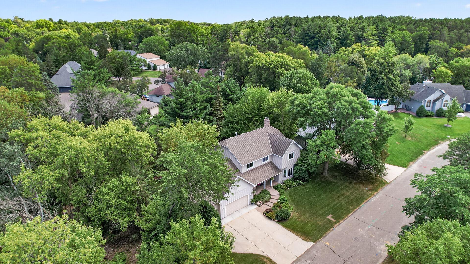 This park-like setting is close to EVERYTHING! Ridgedale mall and surrounding shops and restaurants as well as easy access to freeways to downtown or anyplace you want to go!