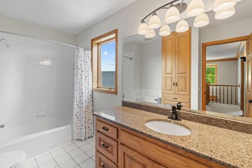 Upper level full bathroom.