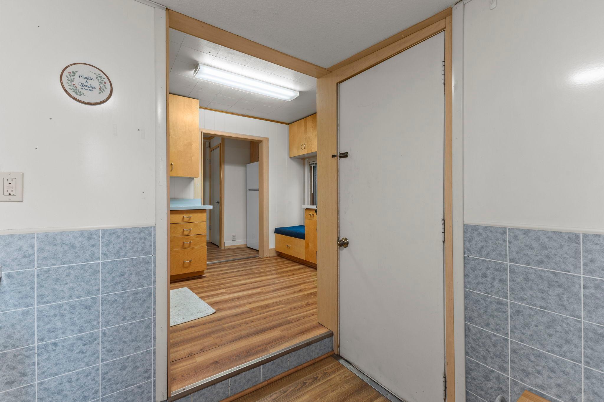 Upper Unit Entrance