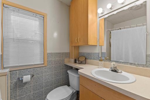 Upper Unit Bathroom