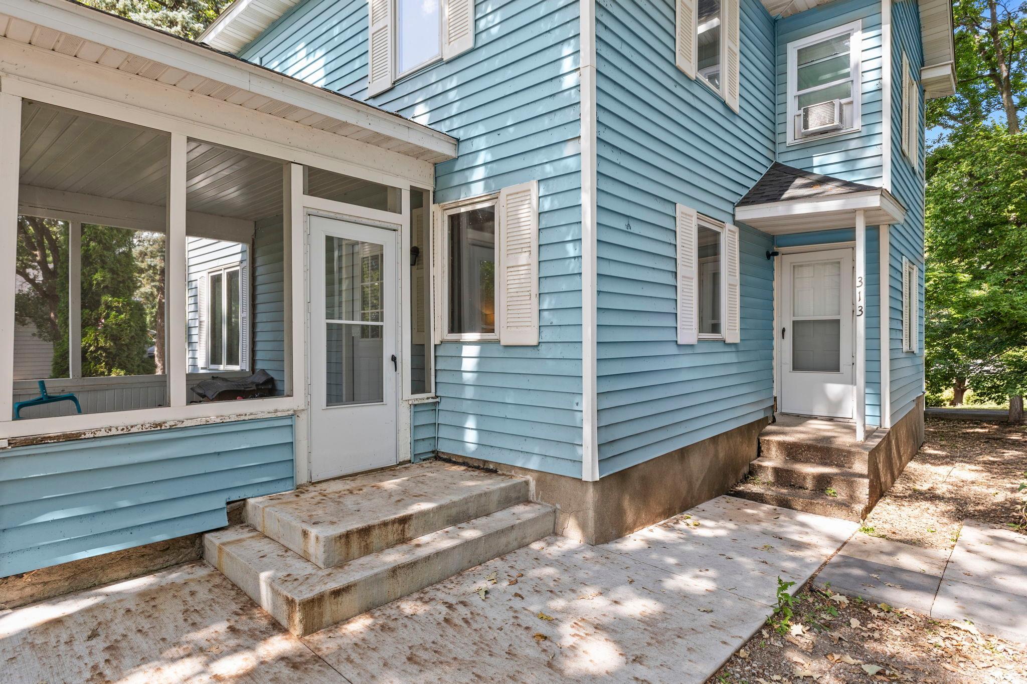 Entrance to front porch and second unit