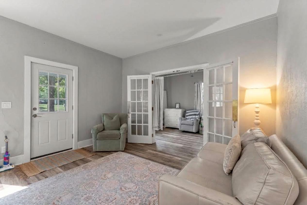 Lower Unit Flex Room