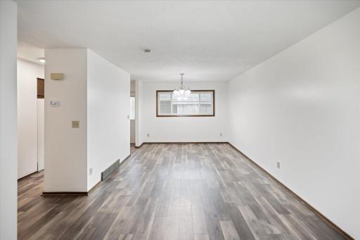 Living /dining room- newer laminate flooring