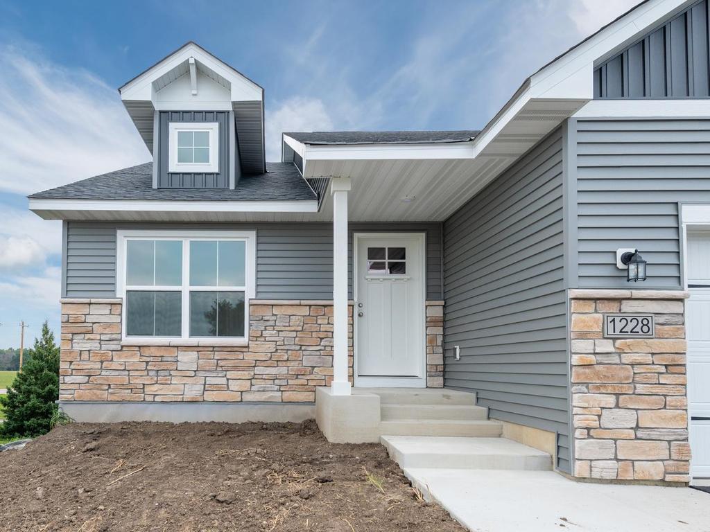1228 Olivia St, New Prague