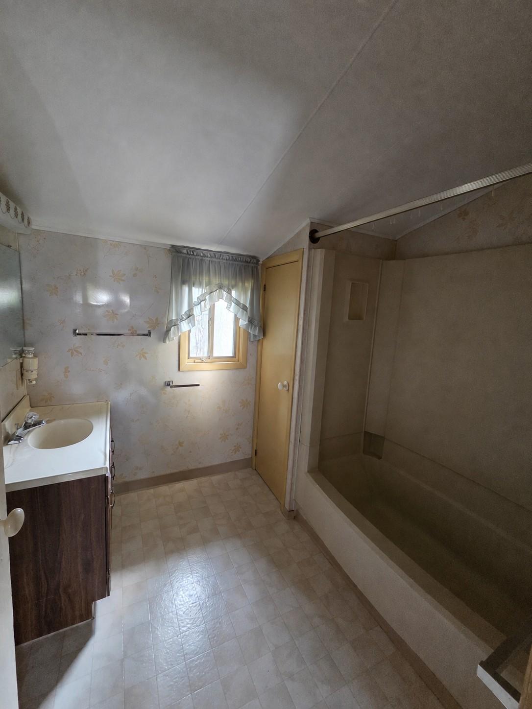 Full bathroom