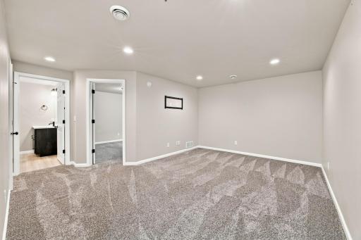 6029 Kodiak Lane, Horace, ND 58047