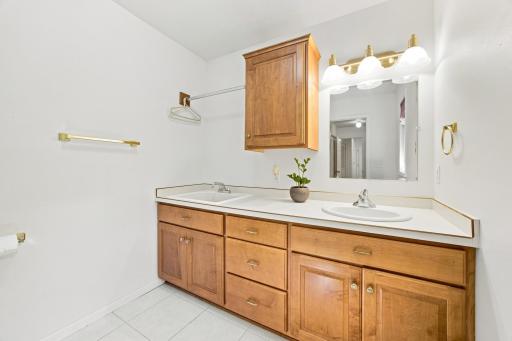 3206 Rivershore Drive S, Moorhead, MN 56560