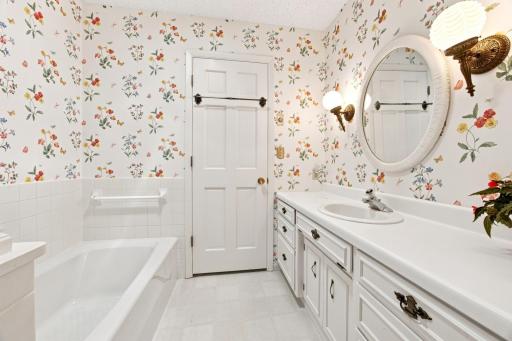 3206 Rivershore Drive S, Moorhead, MN 56560