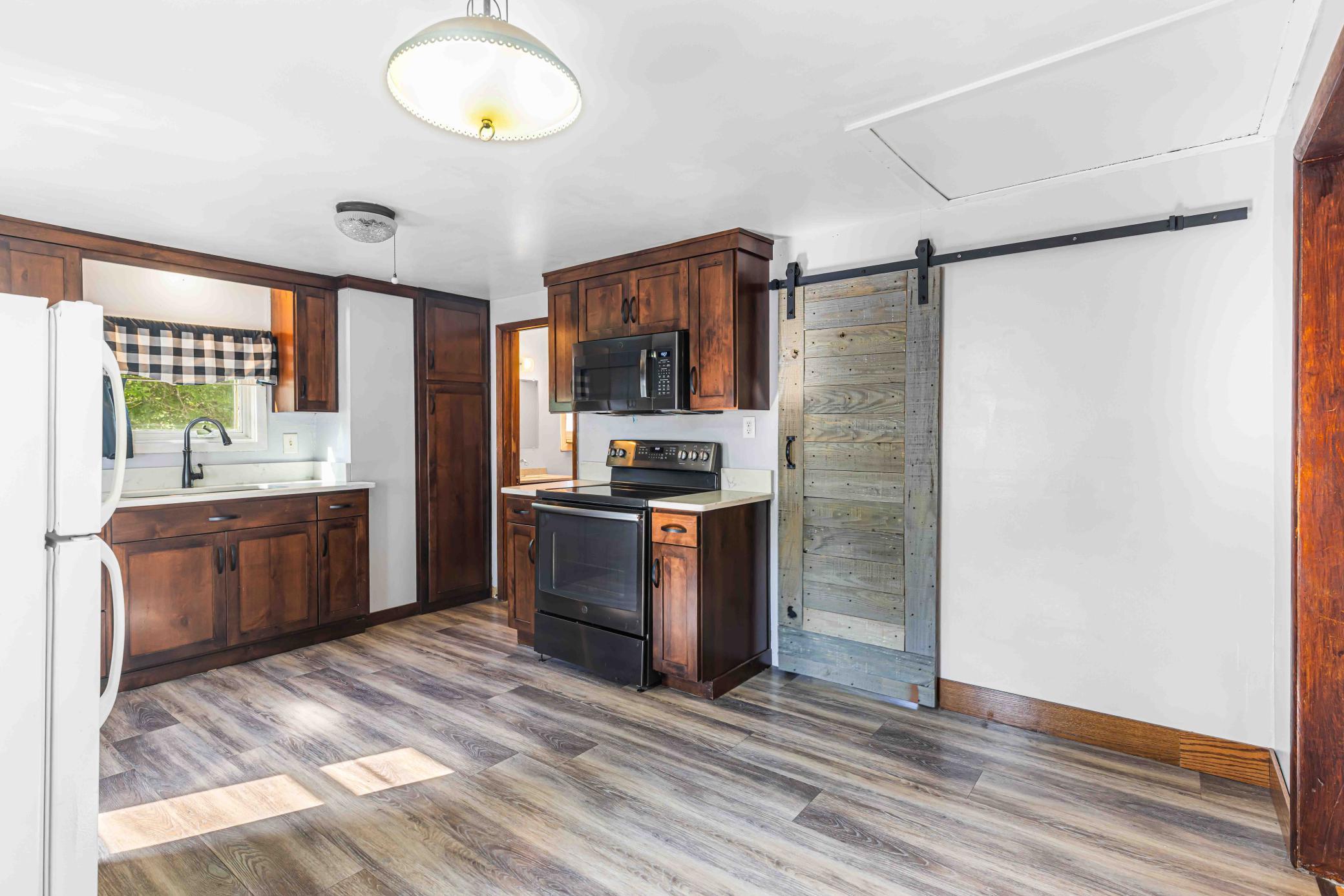 319 1st St WF-23.jpg