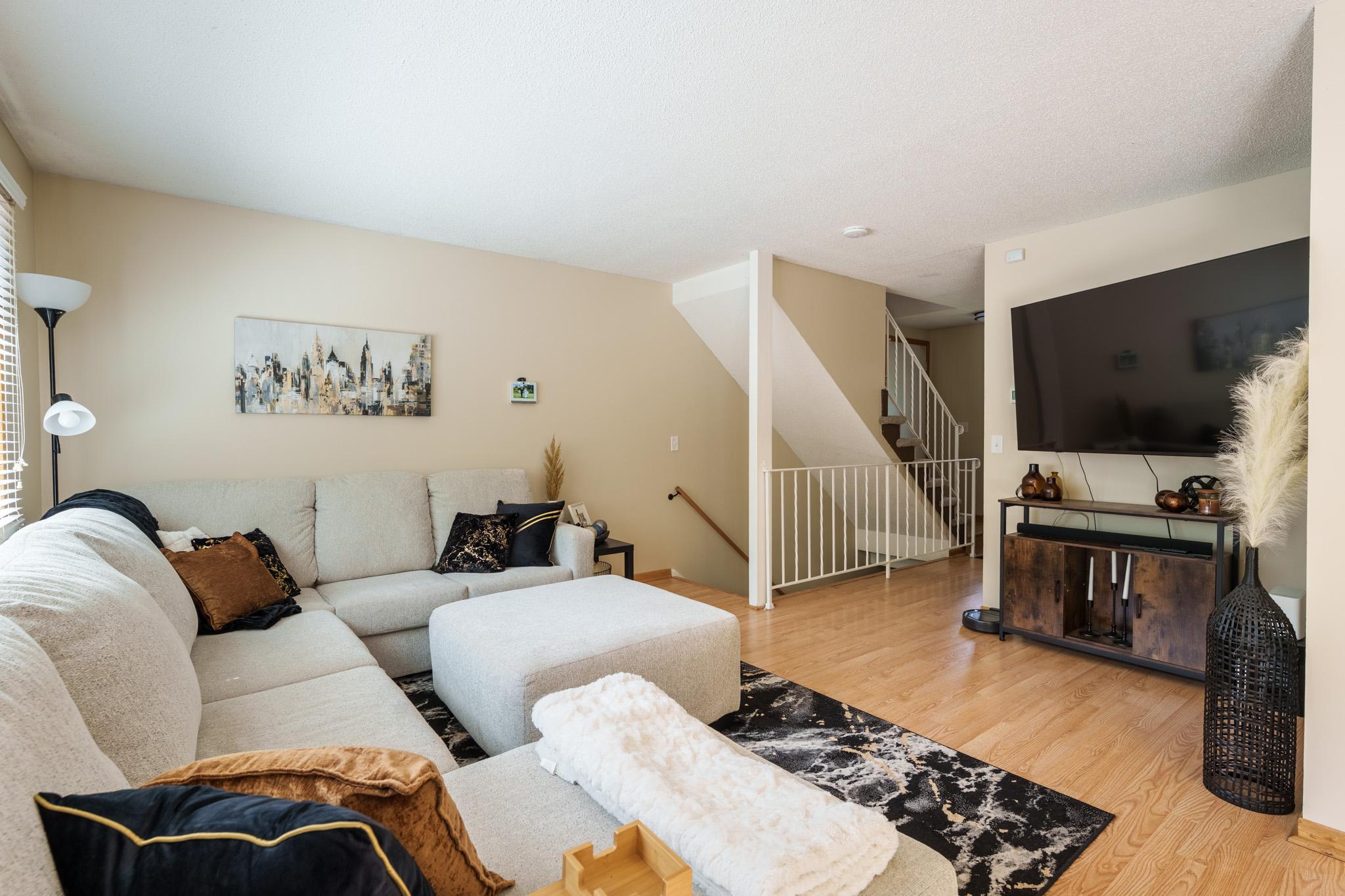 9067 75th St. S Cottage Grove-20.jpg