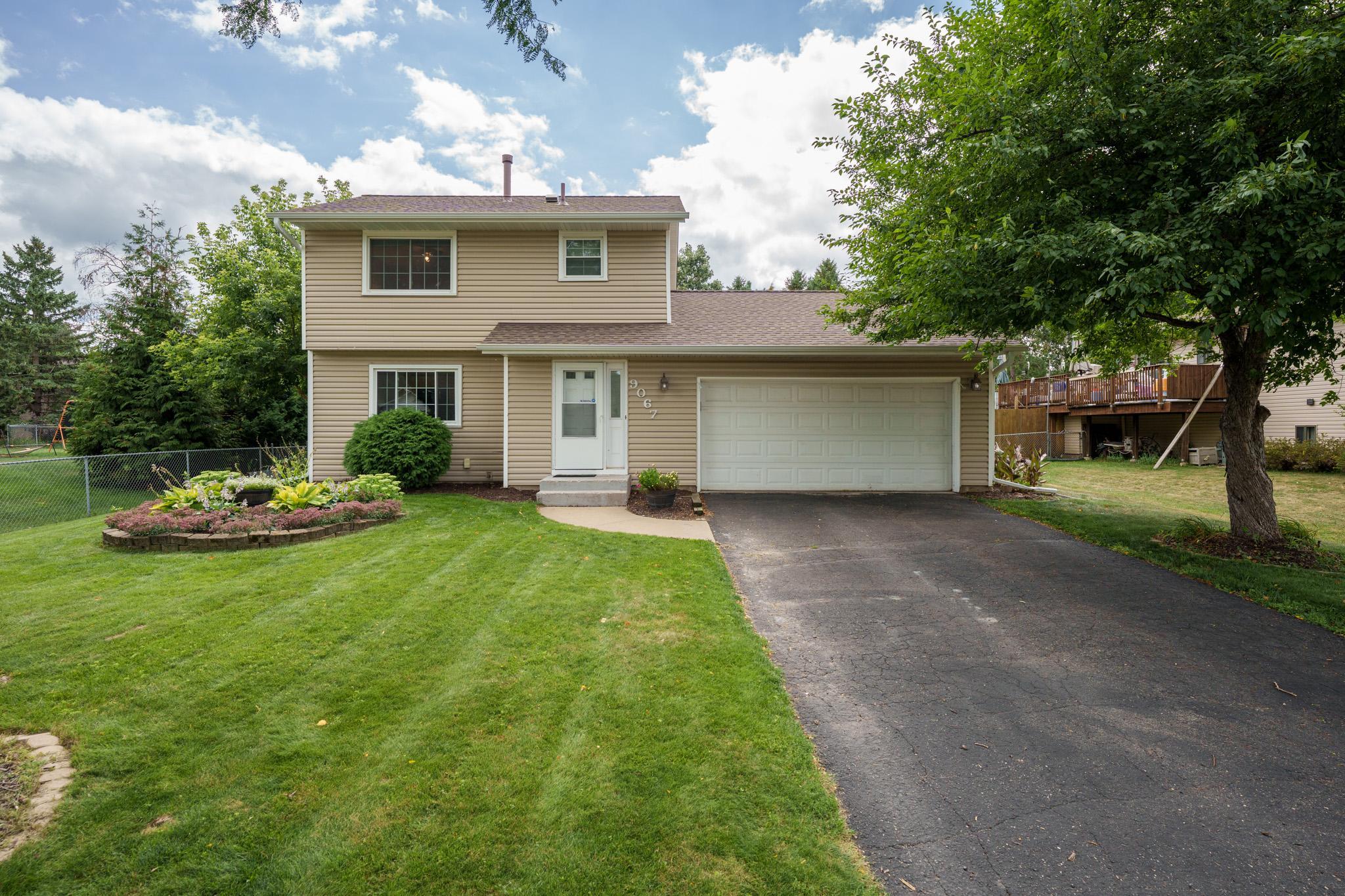 9067 75th St. S Cottage Grove-1.jpg
