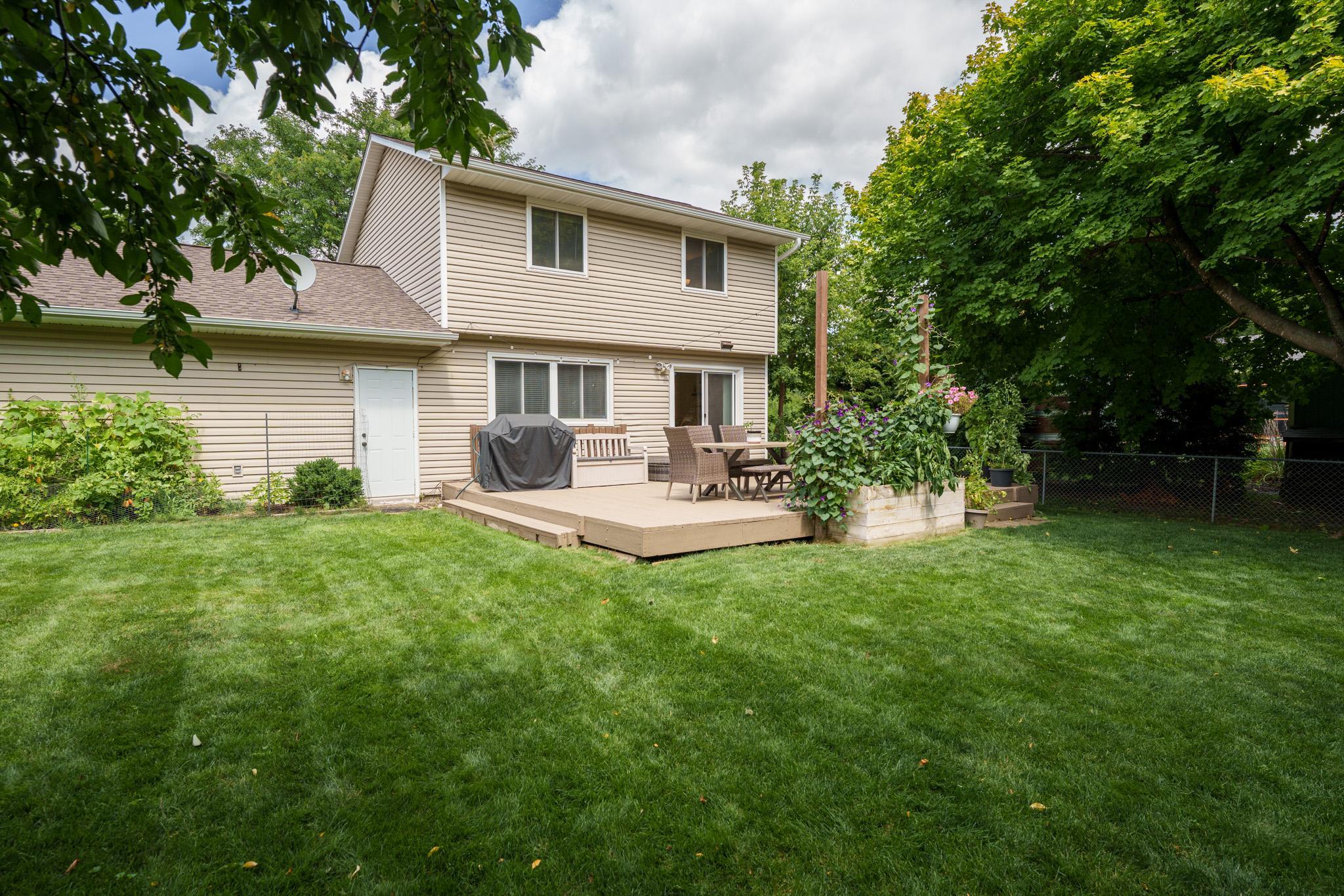9067 75th St. S Cottage Grove-6.jpg