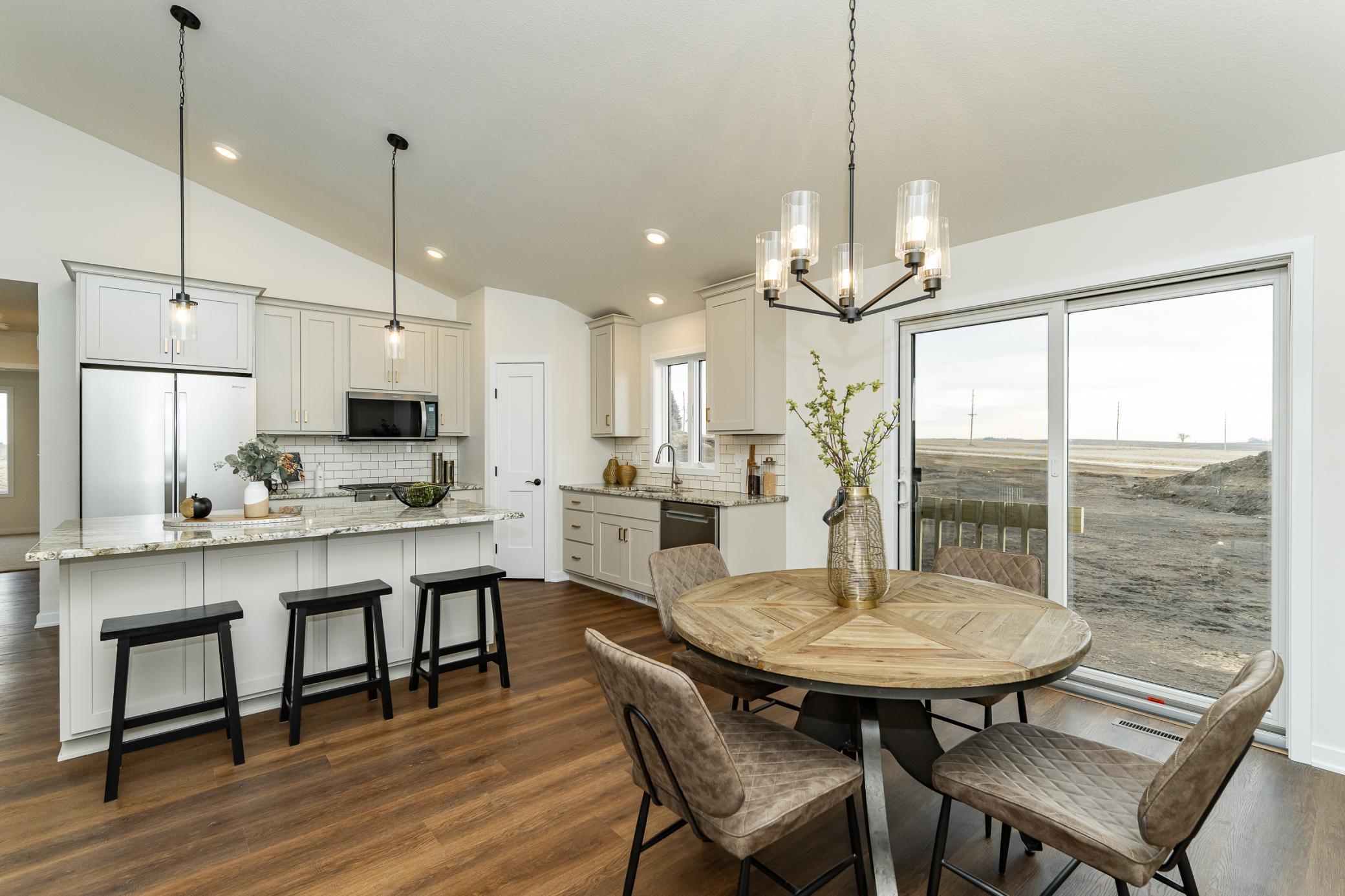 Dining/Kitchen
