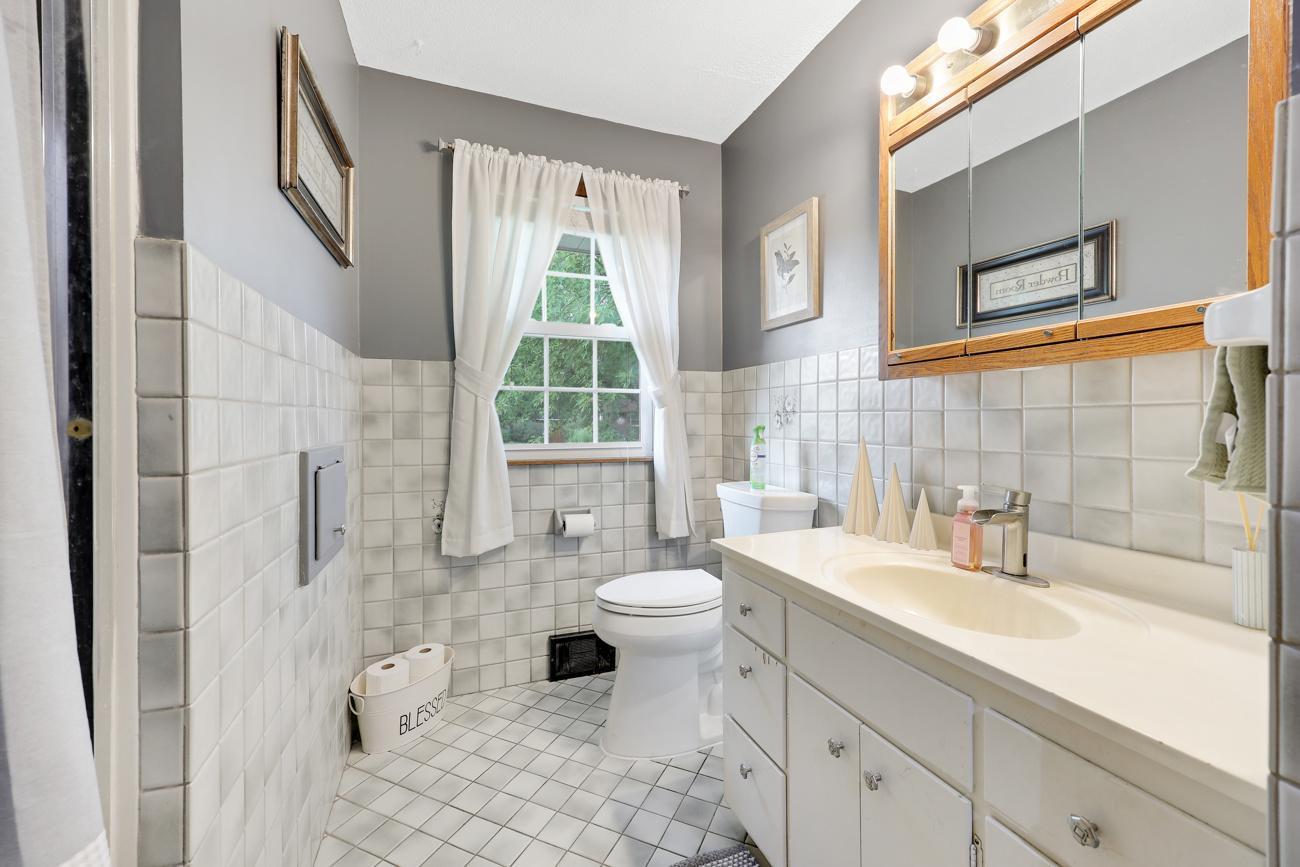 Main Level Bath