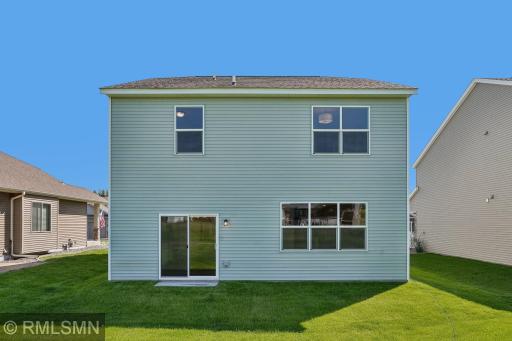 8982 Parkview Circle, Chisago City, MN 55013