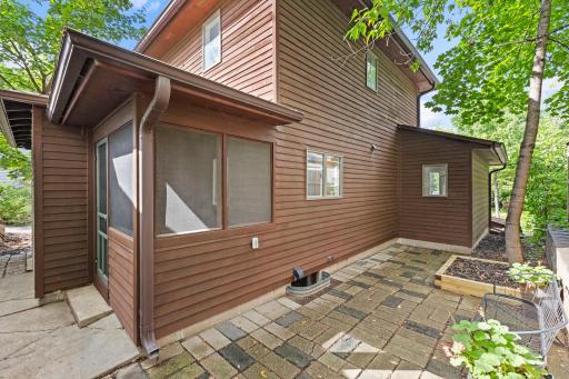 2334 Doswell Avenue, Saint Paul, MN 55108