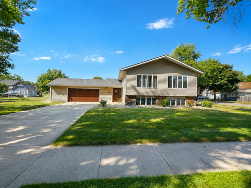 510 12th Street, Windom, MN 56101