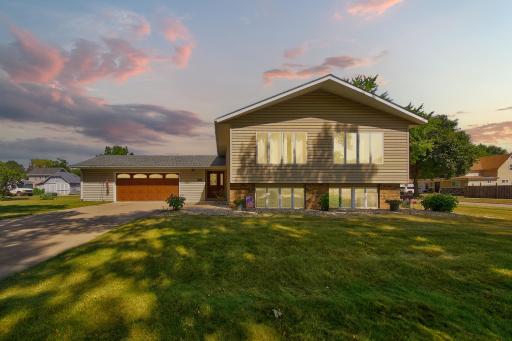 510 12th Street, Windom, MN 56101