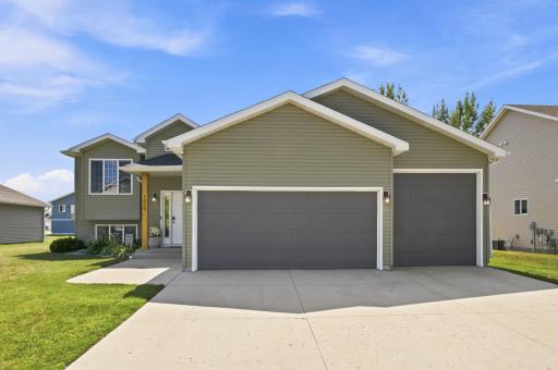1829 43rd Avenue S, Moorhead, MN 56560