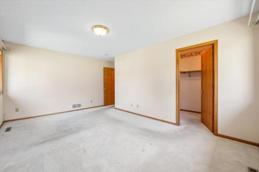 1236 Woodley Street E, Northfield, MN 55057