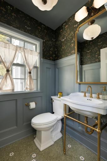 Photo of an actual home built by Anchor Builders showcasing design diversity and quality craftsmanship.